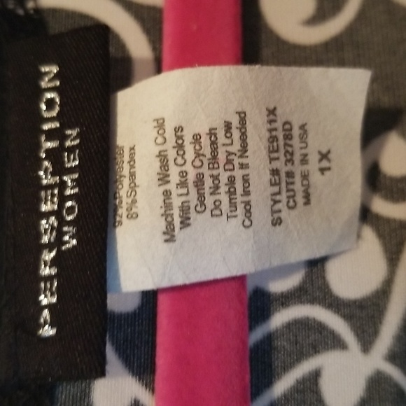 Plus size casual top 1X - Picture 3 of 3